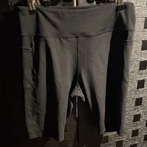 ZYIA Black Hustle Shorts Long with pockets